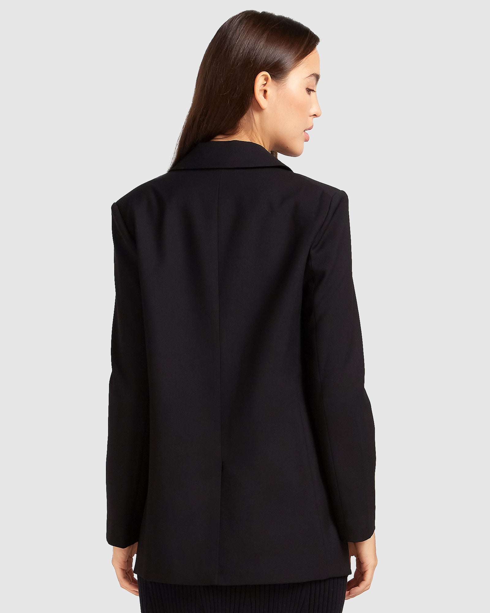 3_Unchained_Heart_Black_Back.jpg
