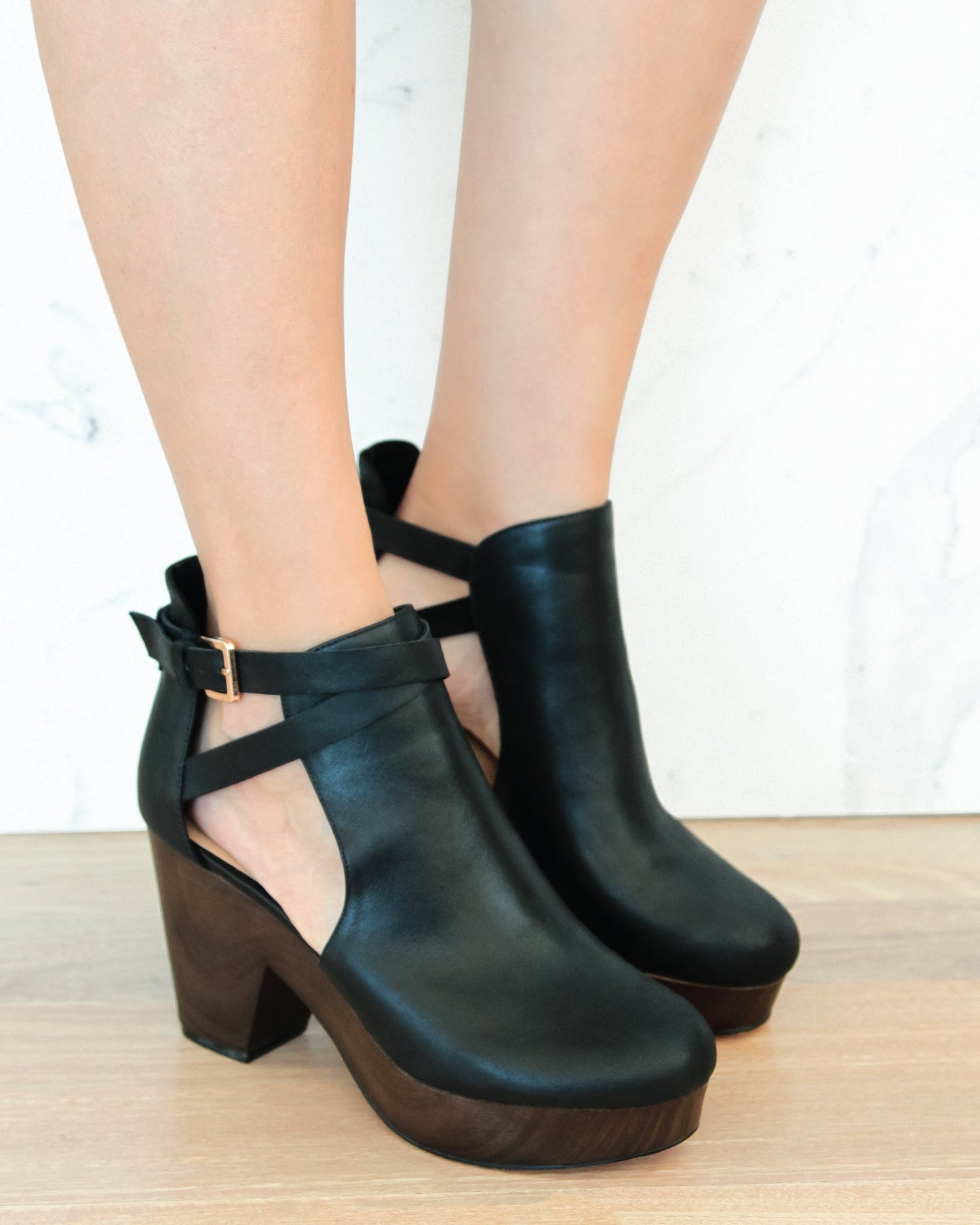 B_B_Fearless_Clog_Boot_Black_Chocolate__02_29d551a3-2d48-4606-93bb-5c7be3fec9ce.jpg