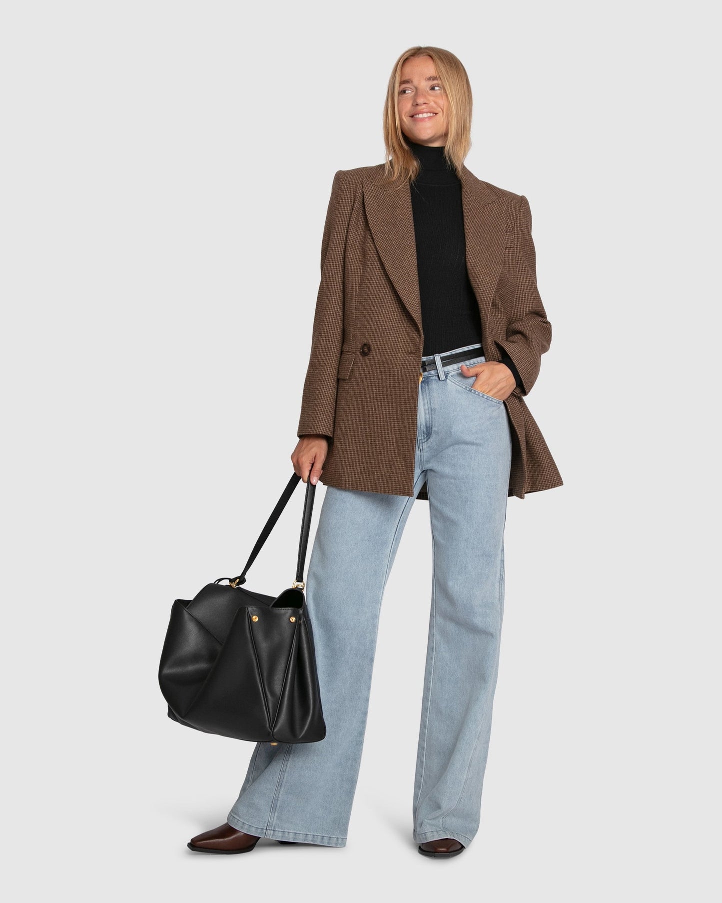Skyfall Leather Shoulder Bag - Black